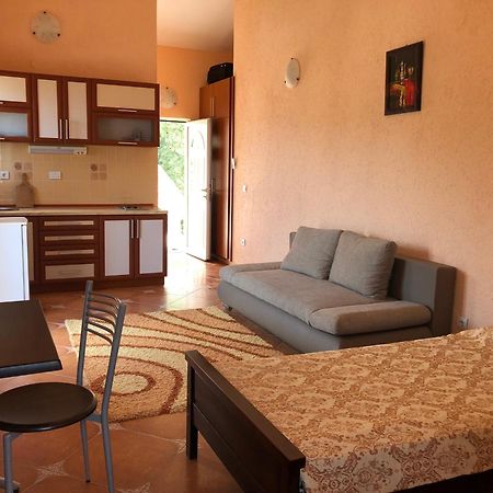Apartments Delcheva อัตเจฮะห์ ภายนอก รูปภาพ
